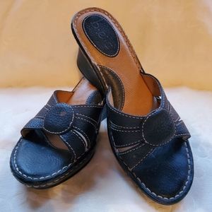 B O C Born Sandal Wedges Black EUC